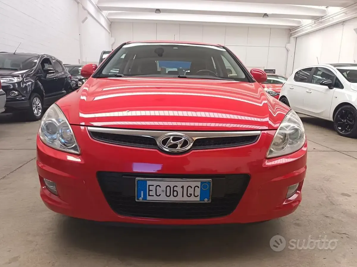 Usata Hyundai i30 Dynamiq 115 CV (84 kW) 2010 Rosso Berlina