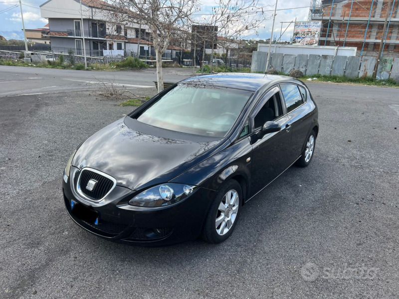 Nero Usata 2008 Seat Leon Tre volumi | 1900 € (Super prezzo) - Immagine 1/4
