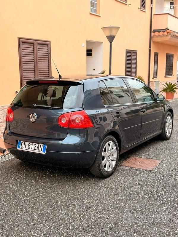 Usata VW Golf VI 2009 Blu Utilitaria