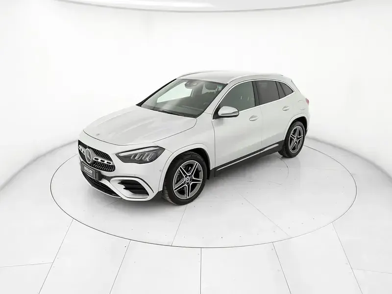 Usata Mercedes GLA200 Advanced Plus 150 CV (110 kW) 2024 Argento SUV