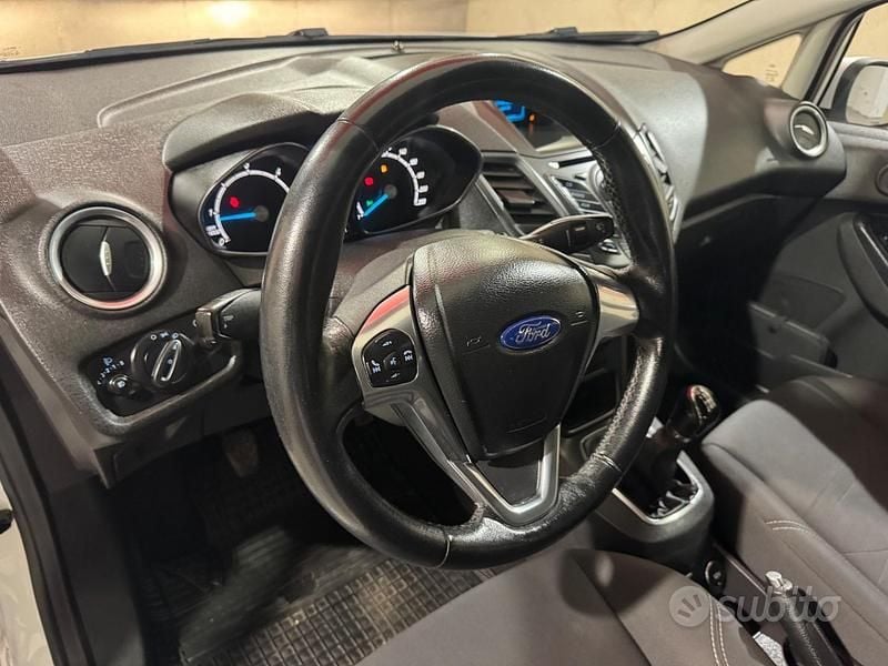 Usata Ford Fiesta Business Edition 75 CV (55 kW) 2014 Bianco Berlina