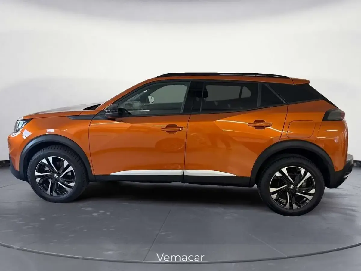 Usata Peugeot 2008 Allure 131 CV (96 kW) 2023 Arancione SUV