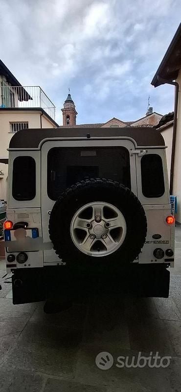Usata Land Rover Defender SE 122 CV (89 kW) 2012 Bianco Station wagon