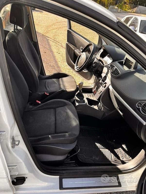 Usata Renault Clio IV 58 CV (42 kW) 2012 Berlina