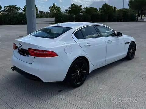 Usata Jaguar XE Portfolio 180 CV (132 kW) 2017 Bianco Berlina