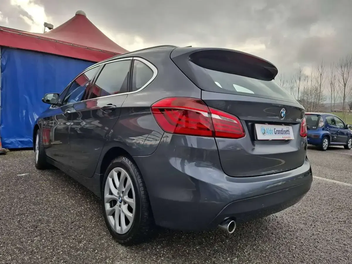Usata BMW 216 Active Tourer Luxury Line 116 CV (85 kW) 2015 Grigio Monovolume