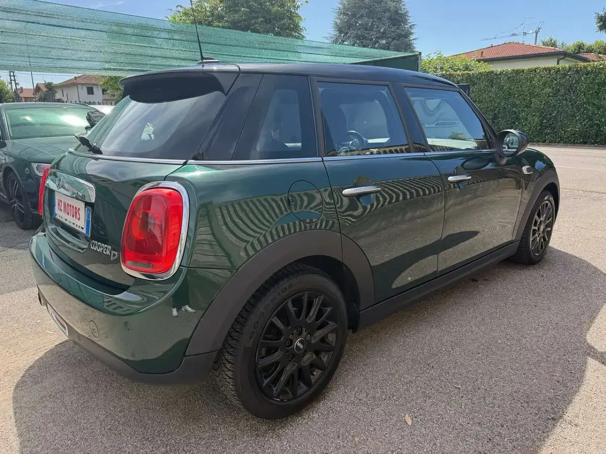 Usata Mini Cooper D Business 116 CV (85 kW) 2017 Verde Utilitaria