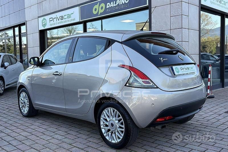 Usata Lancia Ypsilon Gold 69 CV (50 kW) 2015 Giallo Utilitaria