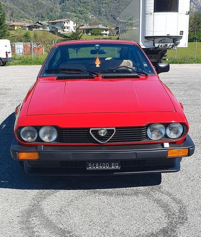 Usata Alfa Romeo GTV 130 CV (95 kW) 1982 Rosso Coupé