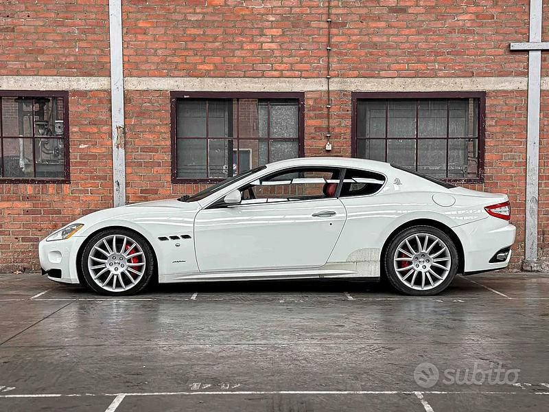 Usata Maserati Granturismo 440 CV (323 kW) 2009 Bianco Coupé