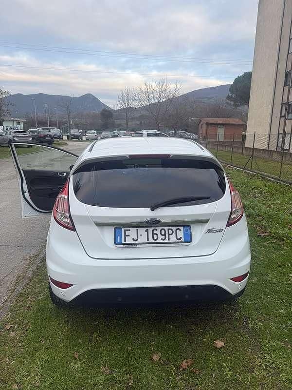Usata Ford Fiesta Titanium 75 CV (55 kW) 2017 Berlina