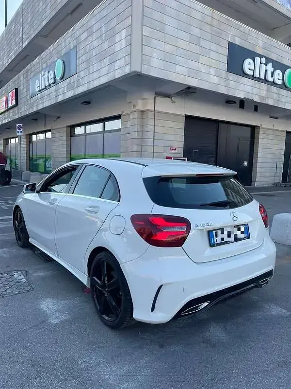 Usata Mercedes A180 Premium 109 CV (80 kW) 2016 Berlina