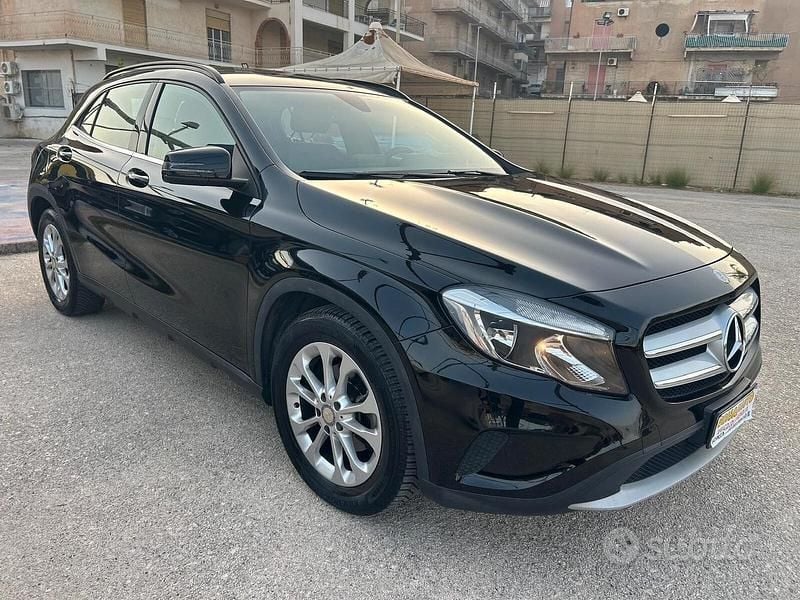 Occasion Mercedes GLA180 Business 110 ch (80 kW) 2017 Noir SUV