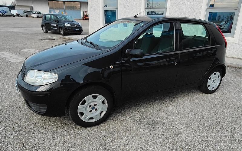 Usata Fiat Punto Dynamic 60 CV (44 kW) 2006 Nero Berlina
