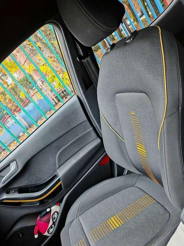 Usata Ford Fiesta Active 101 CV (74 kW) 2019 Oro Utilitaria