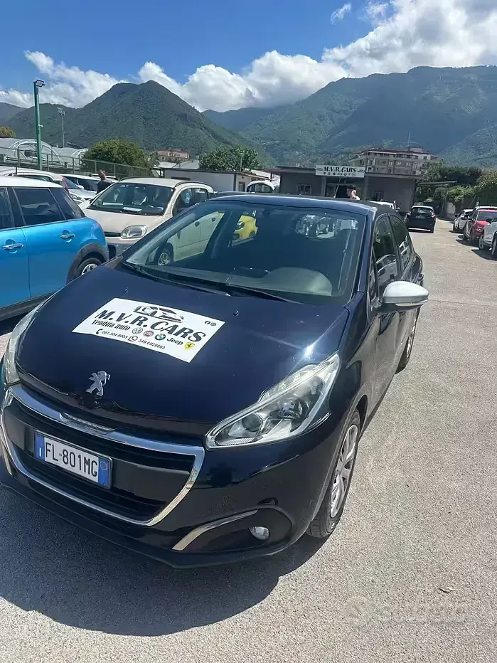 Usata Peugeot 208 Active 75 CV (55 kW) 2018 Blu Utilitaria
