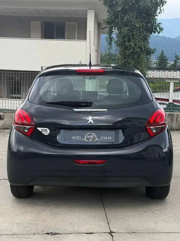 Usata Peugeot 208 Active 68 CV (50 kW) 2018 Blu original Utilitaria
