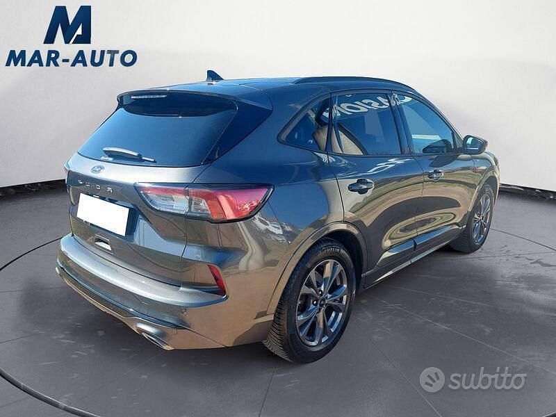 Usata Ford Kuga ST-Line 120 CV (88 kW) 2021 Grigio scuro SUV