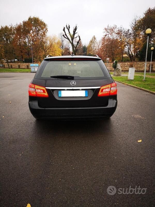 Usata Mercedes E220 170 CV (125 kW) 2012 Nero Station wagon