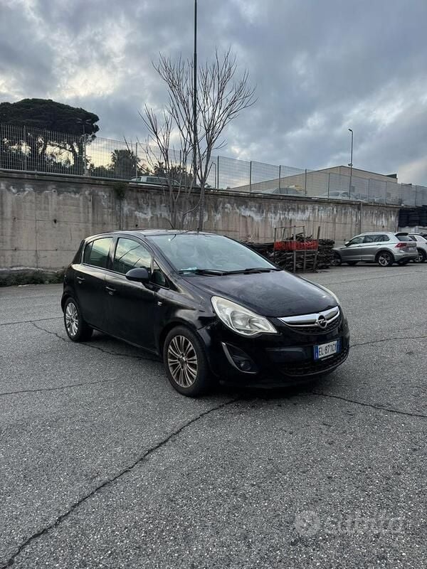 Usata Opel Corsa 90 CV (66 kW) 2011 Nero Utilitaria