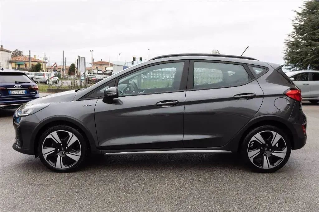 Usata Ford Fiesta Active 125 CV (91 kW) 2022 Grigio metallizzato SUV