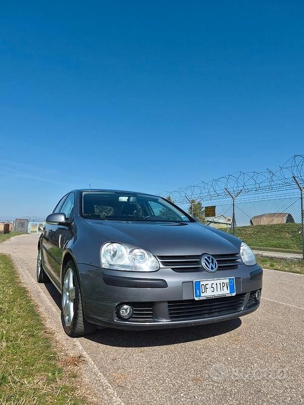 Usata VW Golf V 102 CV (75 kW) 2007 Berlina