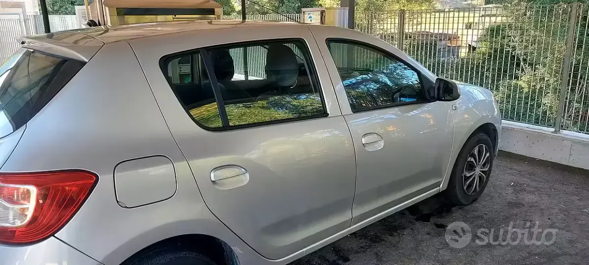 Usata Dacia Sandero 75 CV (55 kW) 2014 Grigio Berlina