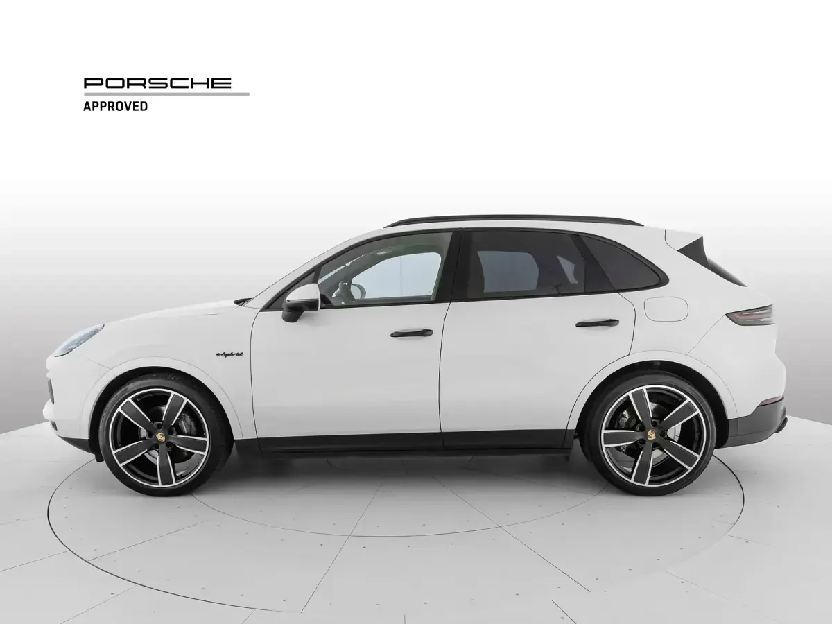 Usata Porsche Cayenne Platinum Edition 462 CV (339 kW) 2022 2y bianco carrara metallizzato SUV