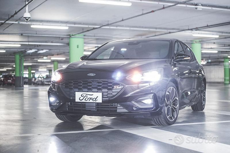 Usata Ford Focus ST-Line 125 CV (91 kW) 2019 Nero Berlina
