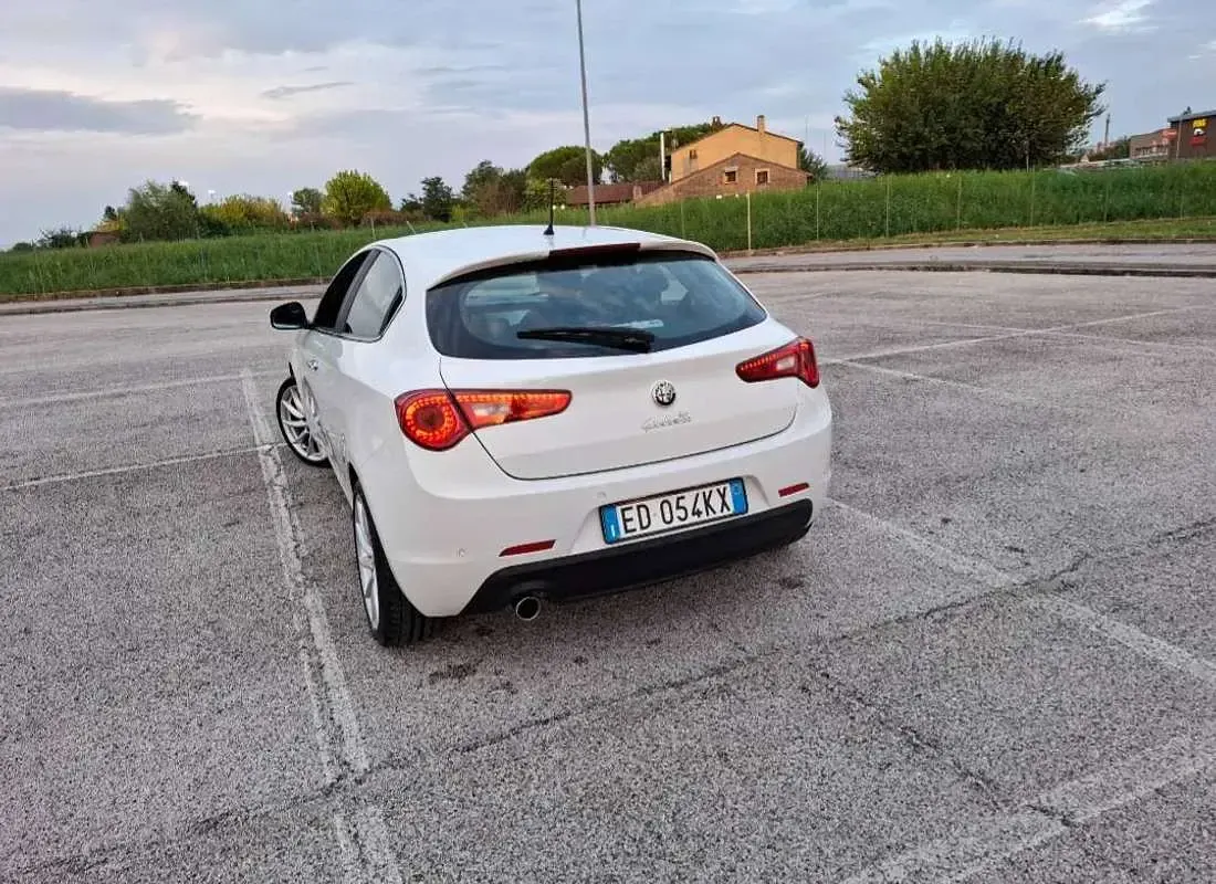 Usata Alfa Romeo Giulietta Distinctive 170 CV (125 kW) 2010 Utilitaria