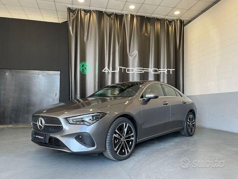 Begagnad Mercedes CLA200 Advanced 163 HK (119 kW) 2024 Grå Sportkupé