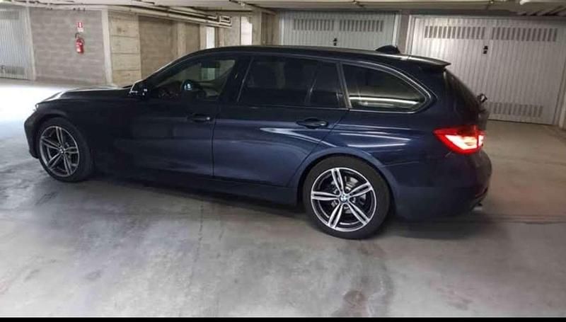 Blu/azzurro Usata 2014 BMW 318 Sport Line Station wagon | 9000 € (Buon prezzo) - Immagine 1/4