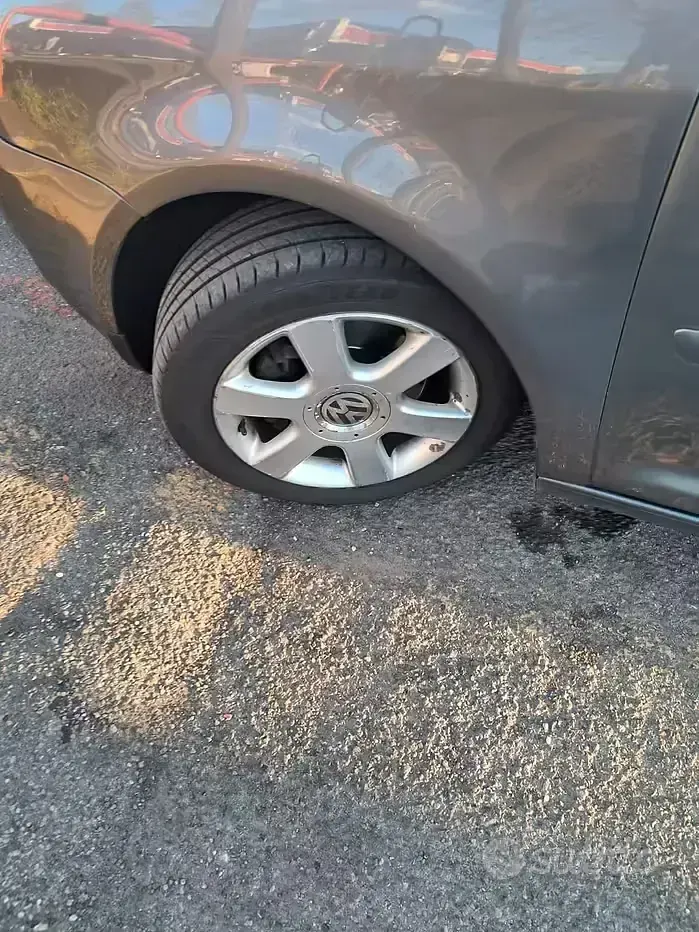 Usata VW Touran 136 CV (100 kW) 2004 Grigio Monovolume