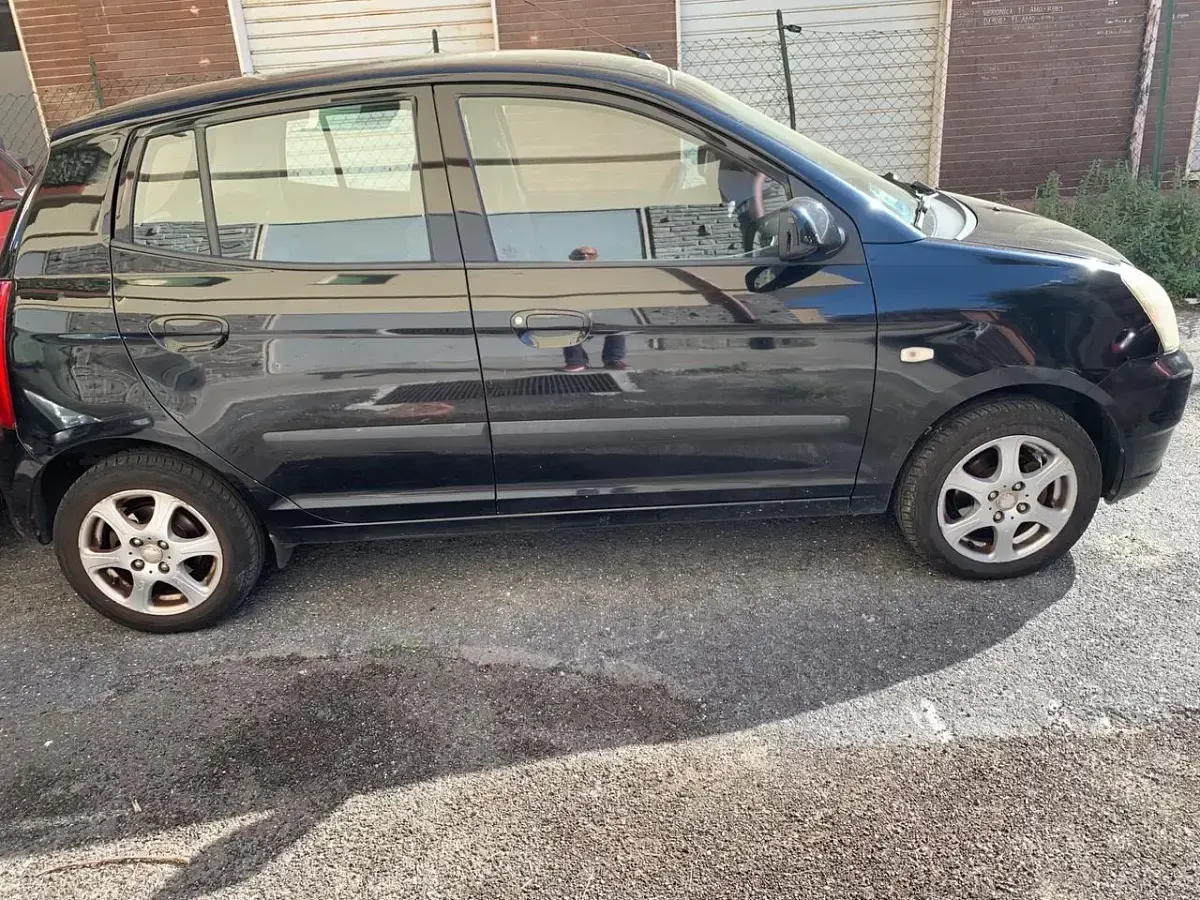Usata Kia Picanto Spirit 61 CV (44 kW) 2005 Nero Utilitaria