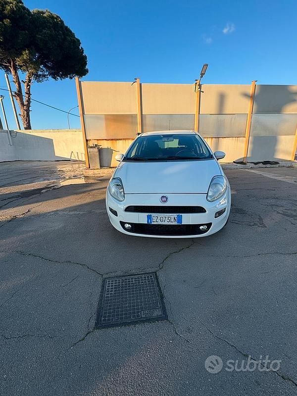 Usata Fiat Punto 85 CV (62 kW) 2015 Bianco Berlina