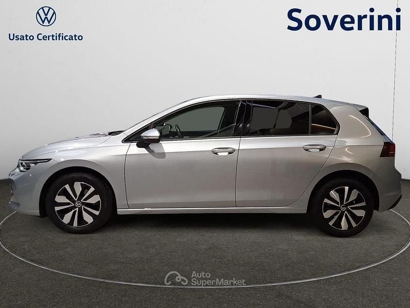 Usata VW Golf VIII Life 116 CV (85 kW) 2024 Argento Berlina