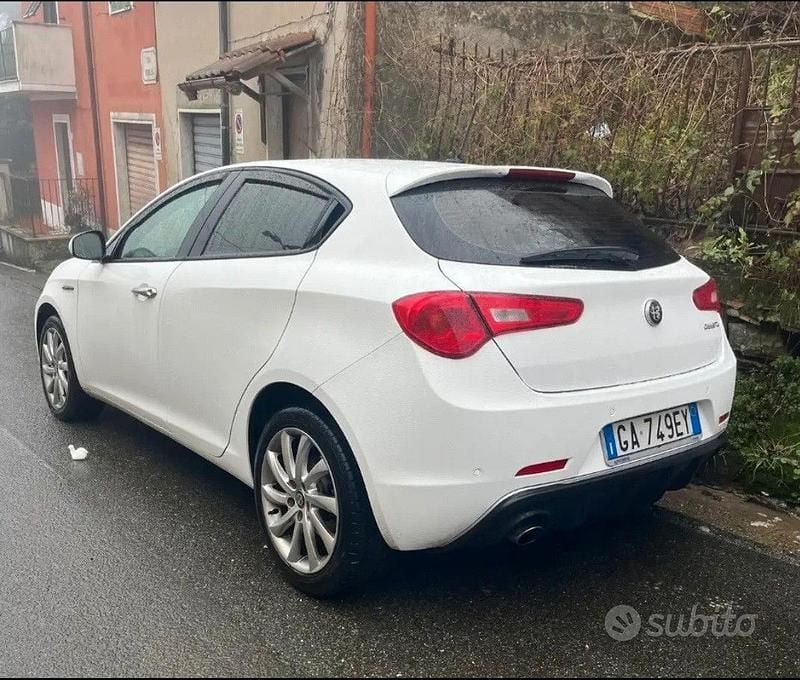 Usata Alfa Romeo Giulietta 120 CV (88 kW) 2020 Bianco Berlina