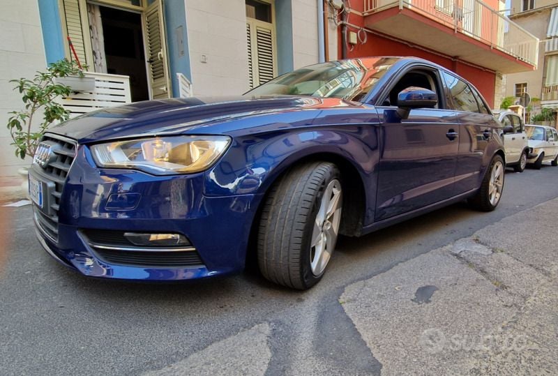 Gebraucht Audi A3 Ambition 105 PS (77 kW) 2015 Blau Kleinwagen