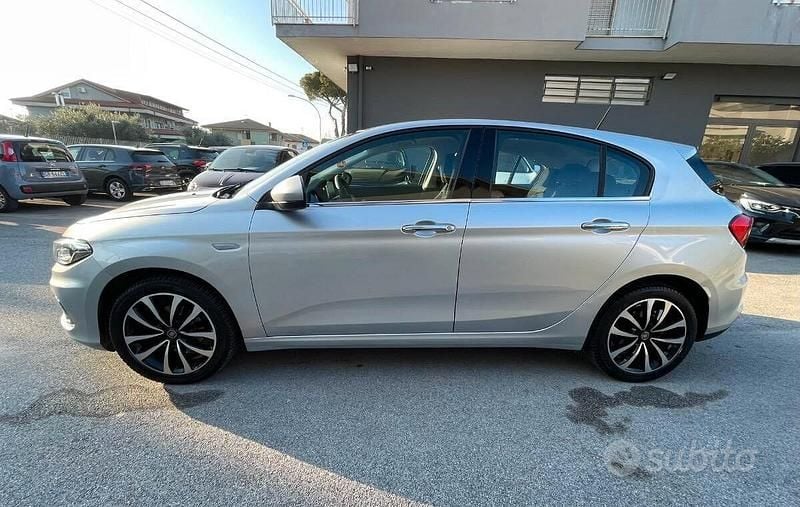 Usata Fiat Tipo Lounge 120 CV (88 kW) 2016 Grigio Berlina