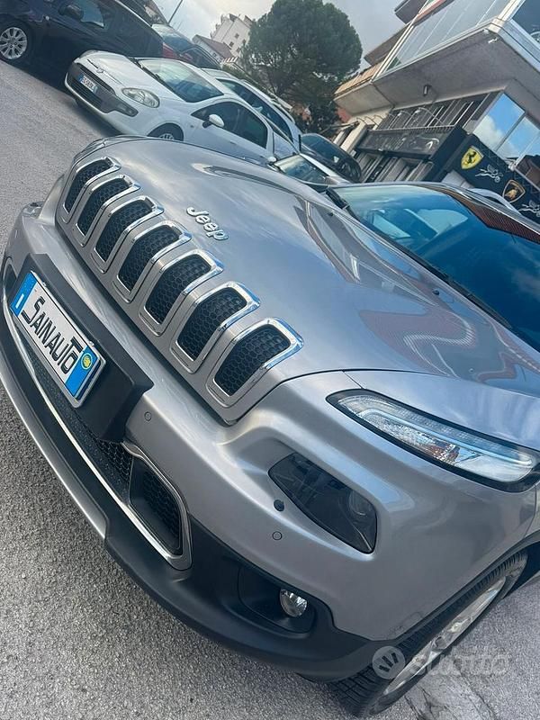 Usata Jeep Cherokee Limited 170 CV (125 kW) 2014 Grigio SUV