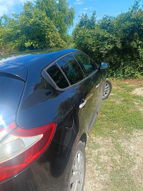 Usata Renault Mégane Dynamique 110 CV (80 kW) 2010 Nero Berlina