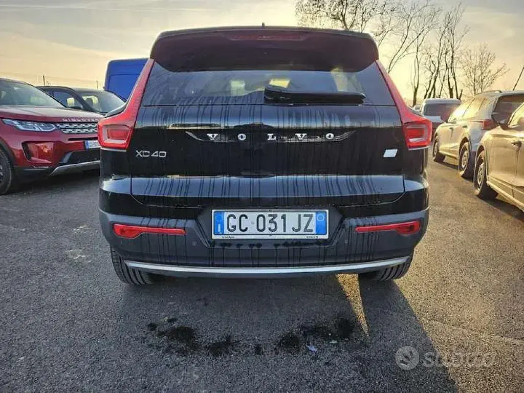Usata Volvo XC40 Business Edition 179 CV (131 kW) 2020 Nero SUV