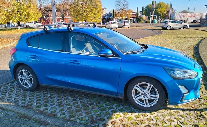 Usata Ford Focus 120 CV (88 kW) 2020 Blu Berlina