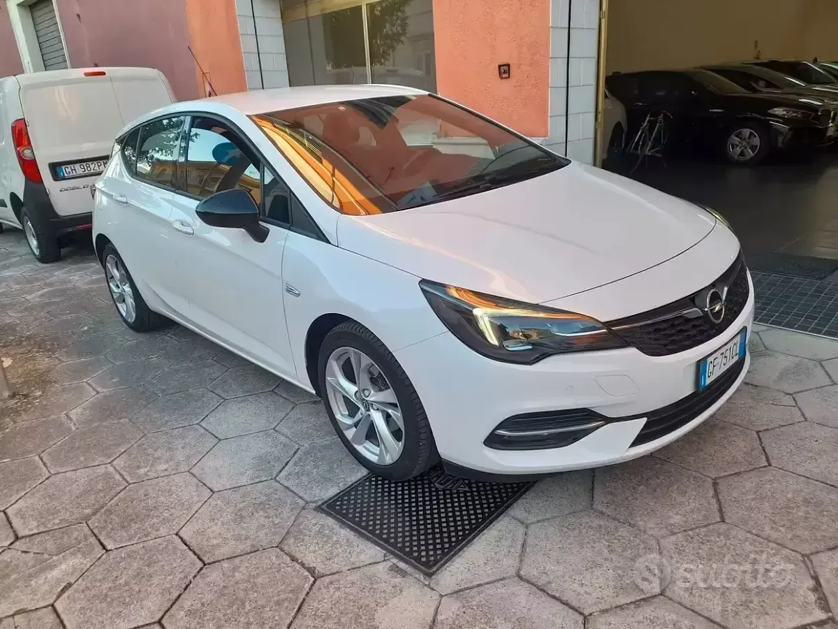 Usata Opel Astra GS Line 122 CV (89 kW) 2020 Bianco Berlina