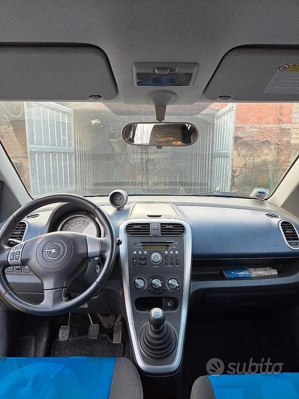 Usata Opel Agila Enjoy 86 CV (63 kW) 2008 Blu Utilitaria