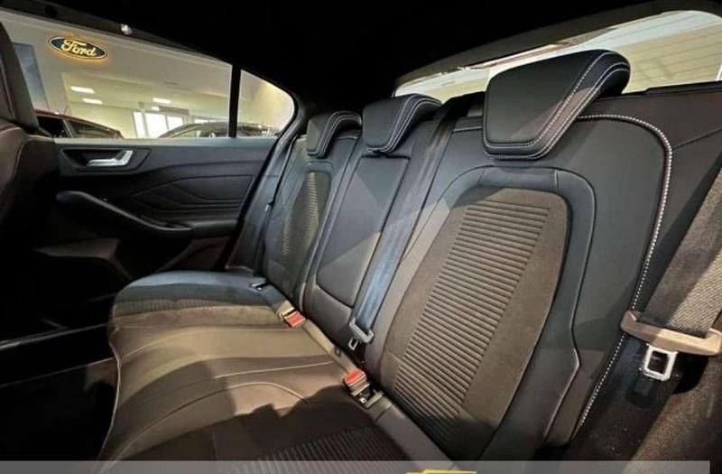 Usata Ford Focus ST 280 CV (205 kW) 2021 Blu/azzurro Berlina