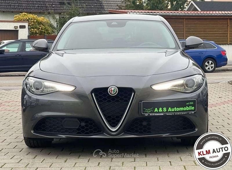 Usata Alfa Romeo Giulia Super 201 CV (147 kW) 2018 Gray Berlina