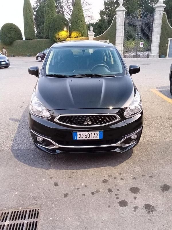 Nero Usata 2020 Mitsubishi Space Star Invite Tre volumi | 9500 € (Cara) - Immagine 1/4