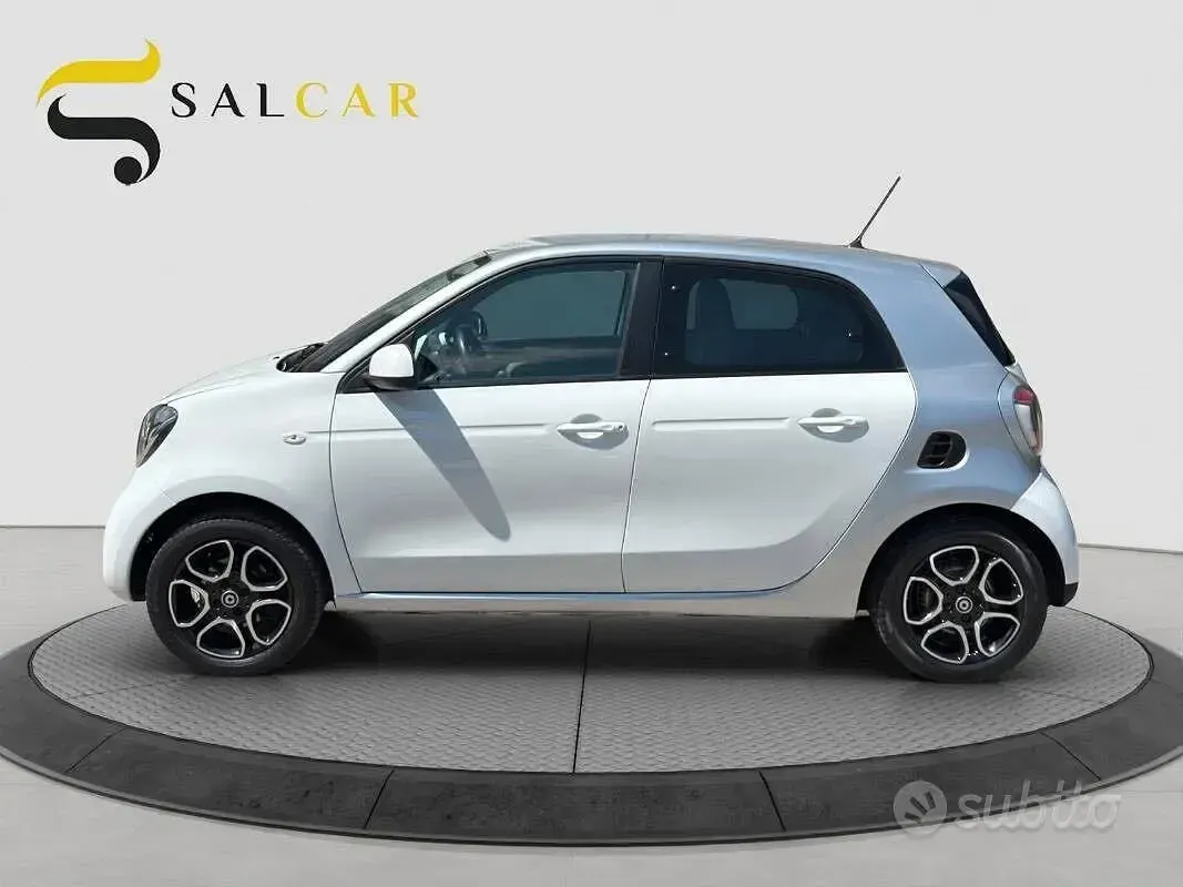 Usata Smart ForFour Passion 71 CV (52 kW) 2017 Bianco Utilitaria