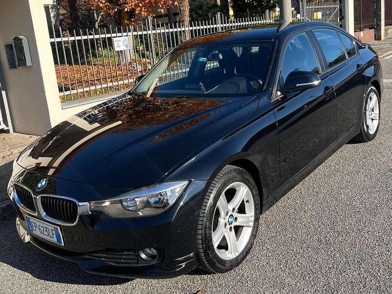 Usata BMW 318 150 CV (110 kW) 2013 Nero Berlina
